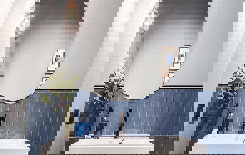 Half Wall Bathroom Tiles