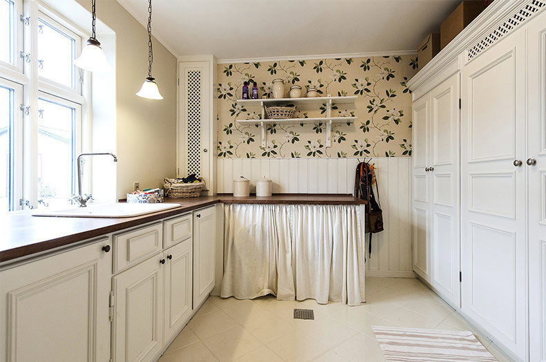 kitchen-cabinet-curtain